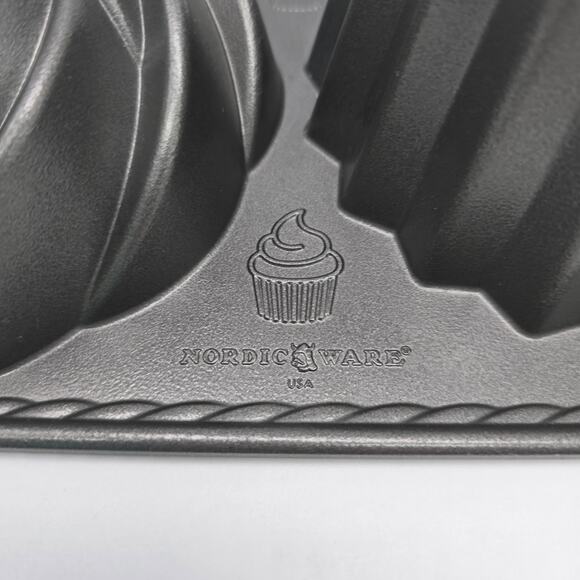 Nordic Ware Giant Non-Stick Cute Cupcake Cake Pan 6 Cups USA Cake Mold Birthday - Picture 3 of 5